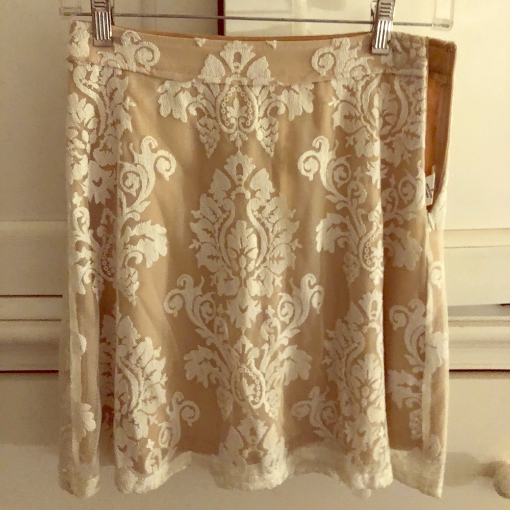 lace skirt
